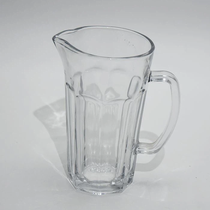 পরিবারের জন্য অতিরিক্ত বড় বিয়ার মগ