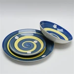 ফুলের সাথে হাতে আঁকা পাথরের পাত্রের সেট