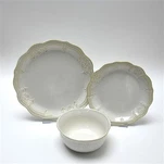 সাদা এমবসড ডিনারওয়্যার