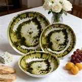 চমৎকার 3D-প্রিন্টেড অলিভ টাই-ডাই সিরামিক ডিনারওয়্যার